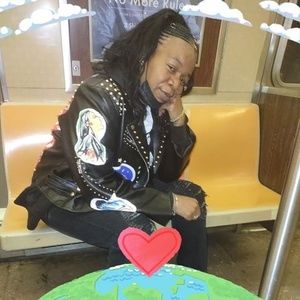 Meet your Posher, Monique